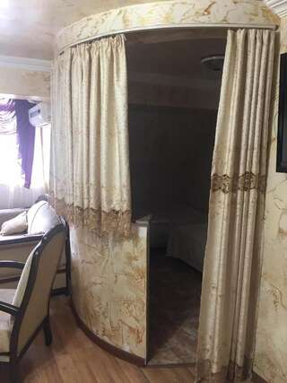 Отель HOTEL SUBTROPIK Батуми Семейный номер-студио-3